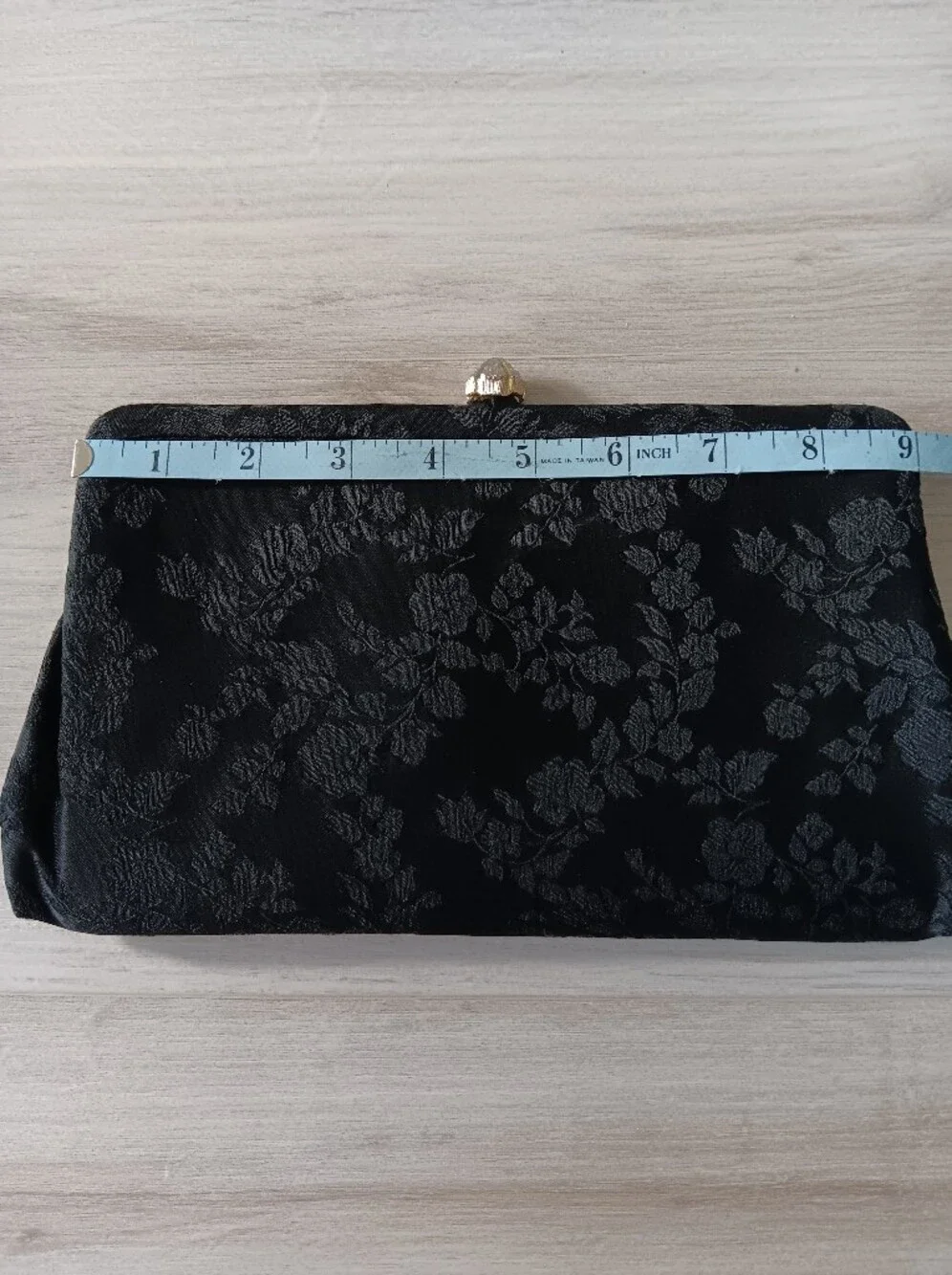 Vintage Textured Clutch Purse Floral Black Silver 9